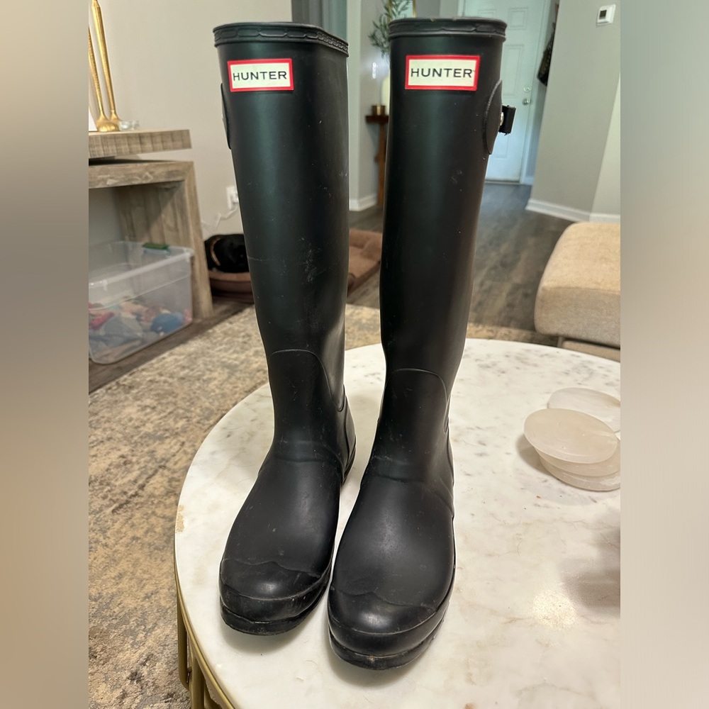 Hunter black matte rain boots